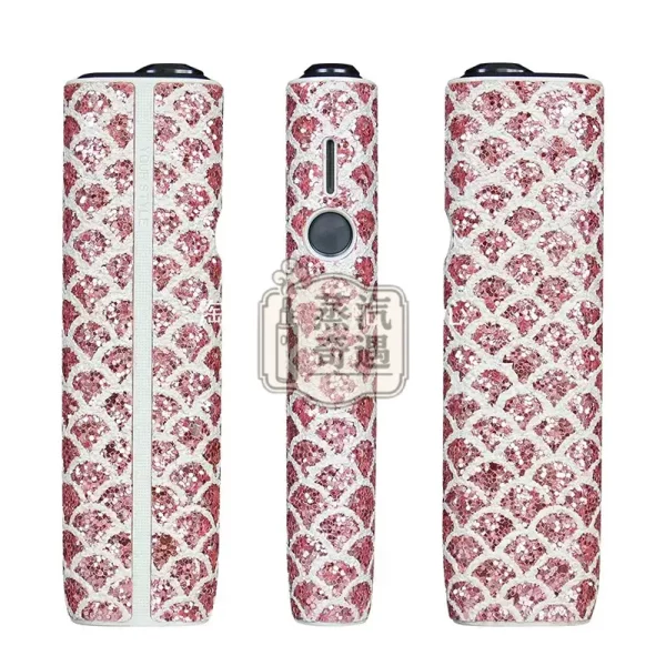 IQOS ILUMA ONE 水晶魚鱗紋保護套粉色款特寫
