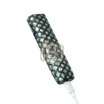 IQOS ILUMA ONE 水晶魚鱗紋保護套綠色款充電特寫