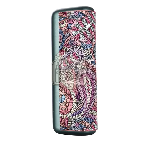 IQOS ILUMA PRIME腰果花紋PU皮革保護套 紫色款裝機特寫