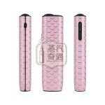 IQOS ILUMA i ONE 魚鱗紋保護套粉色款特寫圖