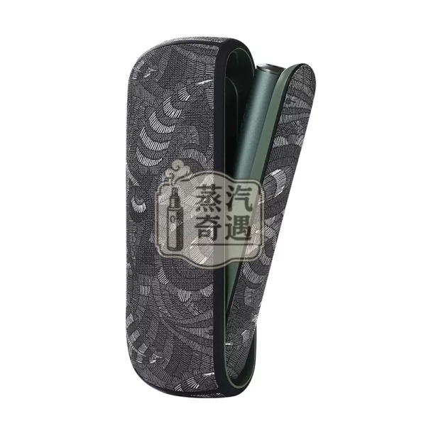 IQOS ILUMA 腰果花紋PU皮革保護套黑色款特寫圖