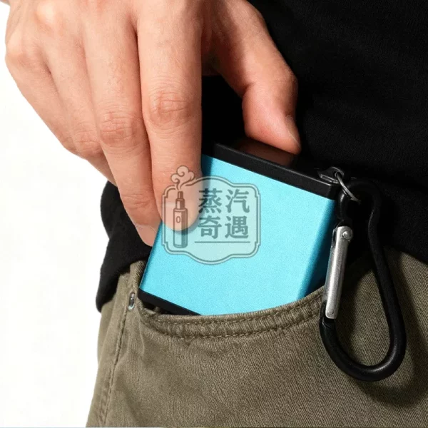 鋁合金IQOS煙灰缸 藍色款式放入荷包特寫